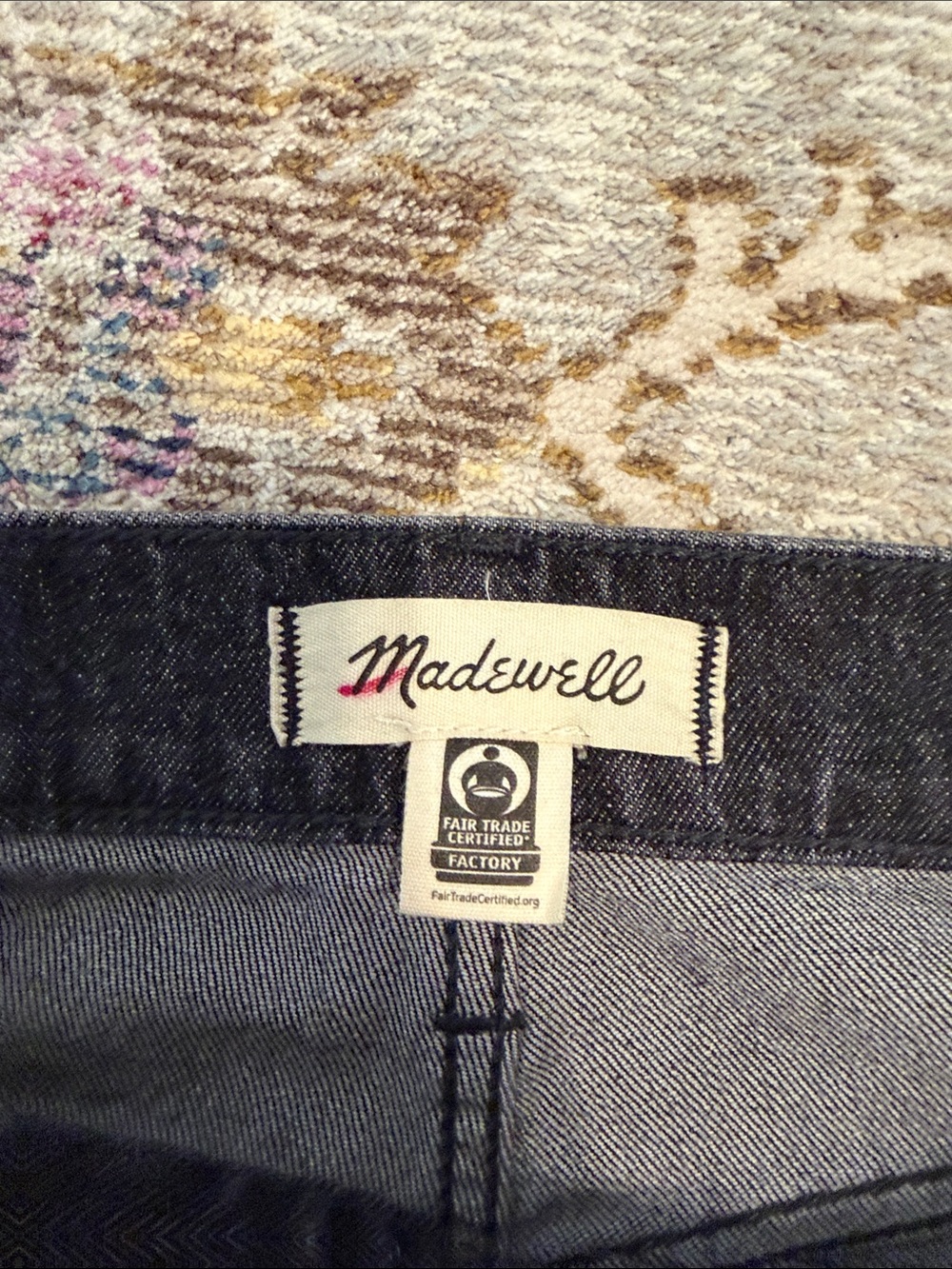 Like New Madewell Women’s “The Perfect Vintage Wide Leg Cropped Jean” size 24 - Picture 3 of 4